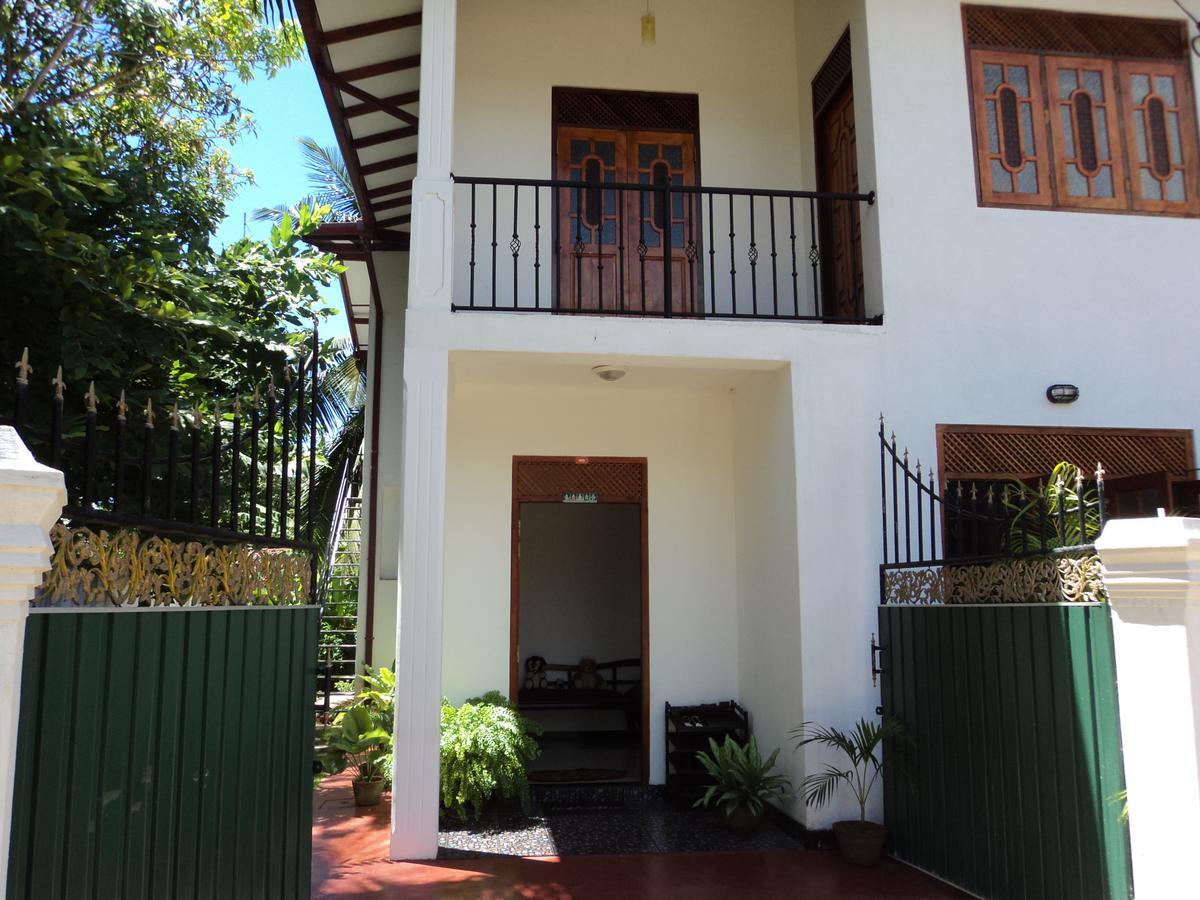 Pubudu'S Villa Hikkaduwa Kültér fotó